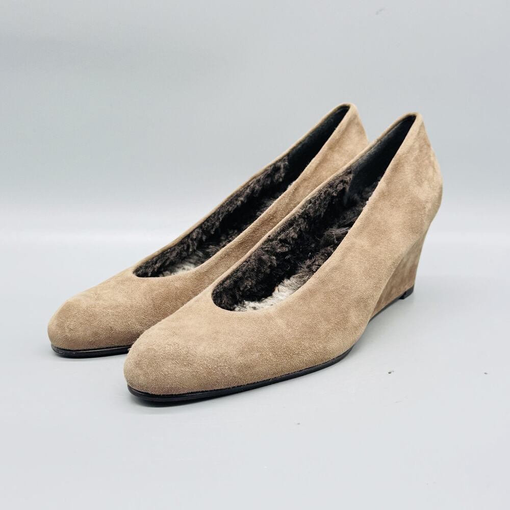 Stuart Weitzman Shoes Womens 8.5 Beige Suede Wedge Pumps Fur Lined Round Toe - Picture 3 of 10